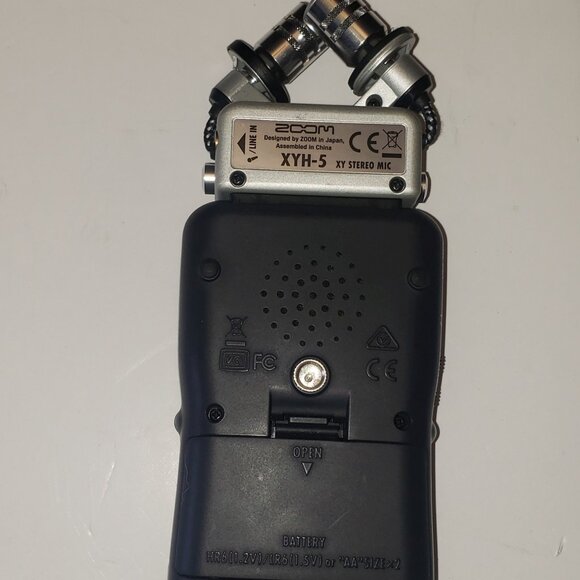 Zoom H5 4-Track Portable Digital Recorder, Black, 24-bit, 96 kHz - Picture 3 of 10